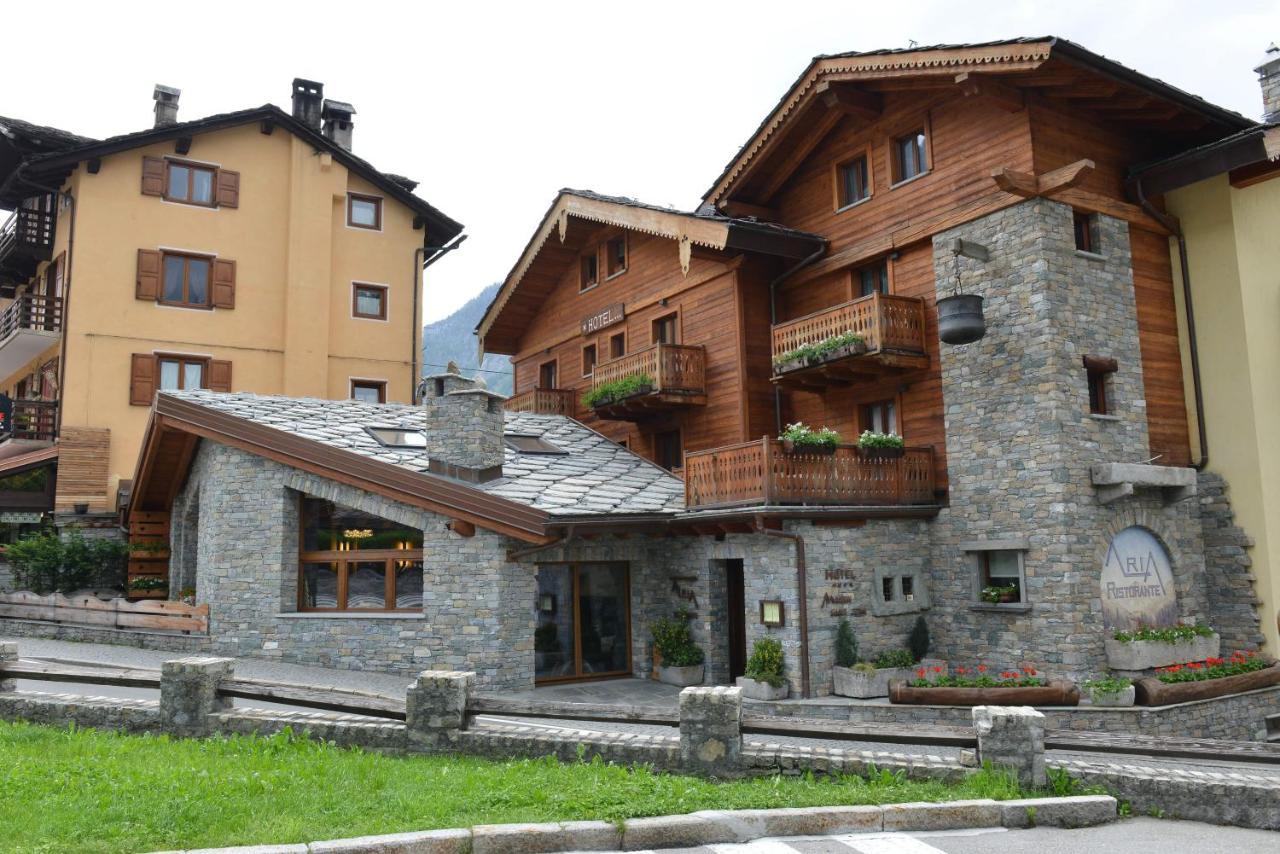 Hotel Maison Saint Jean Courmayeur Exterior foto